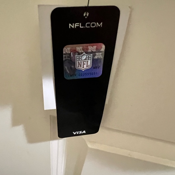 NWT New England Patriots G-lll men’s v-neckk pullover. Size L smoke free home. - Picture 4 of 8